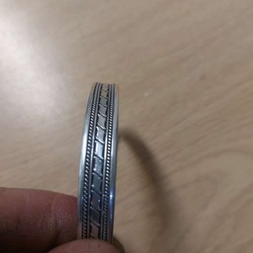 15,7g Sterling silver bangle(see pics)