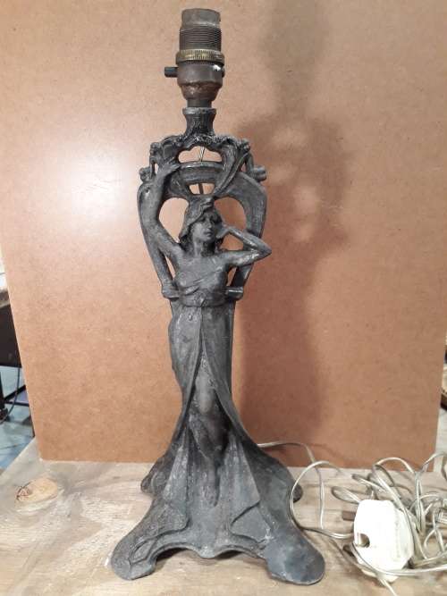 Metal Decorative Figurine Lamp