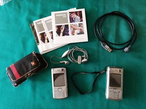 2 Nokia N70 Cellphones