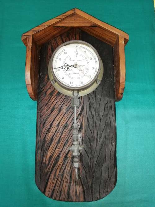 Ferris S.A.R. Vaccuum Guage converted into a Clock 1989