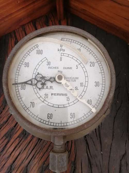 Ferris S.A.R. Vaccuum Guage converted into a Clock 1989