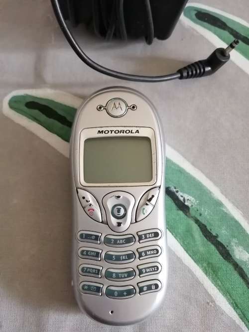 Motorola C300 Cellphone