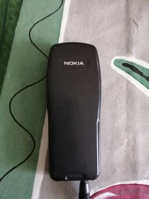 Nokia 3210 Cellphone