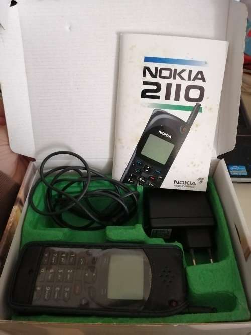 Nokia 2110 in Original Box with charger (Does Not Charge)