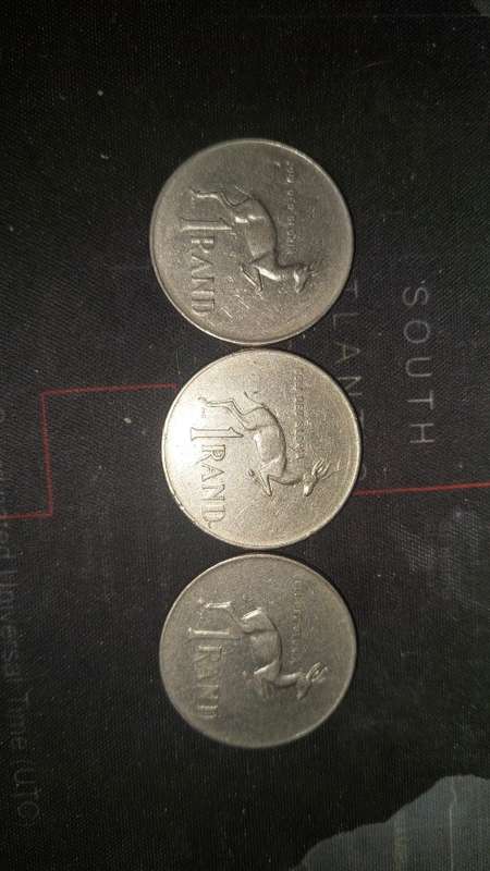 3x R1 Coins (1982, 1977 and 1977)