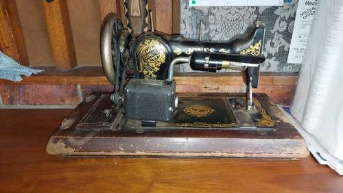Jones sewing machine, manual (no electricity) from 1900s