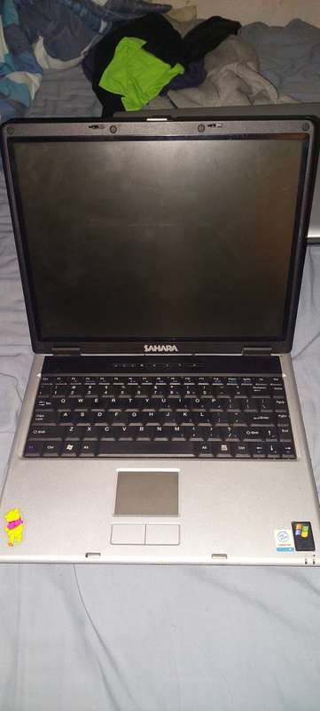 3x Laptops Hp (i7 Q720) Toshiba (dual Core) Sahara (Celeron M)