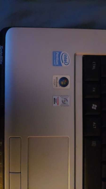 3x Laptops Hp (i7 Q720) Toshiba (dual Core) Sahara (Celeron M)