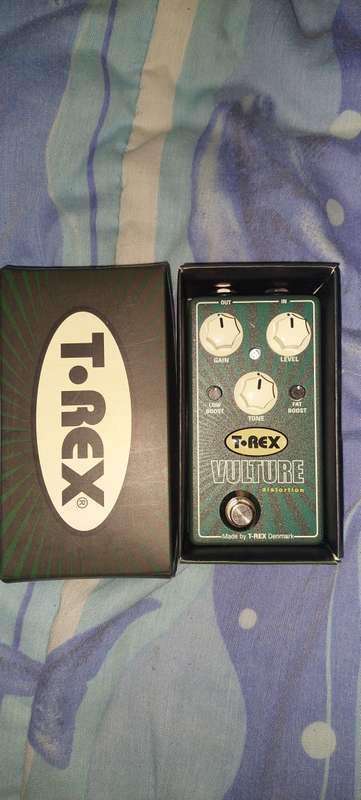T-Rex vulture distortion