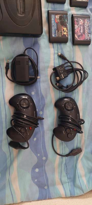 Sega game gear and Sega Mega Drive II (Untested)