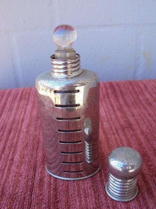 SILVER COLOURED AND GLASS PERFUME BOTTLE (PL8)