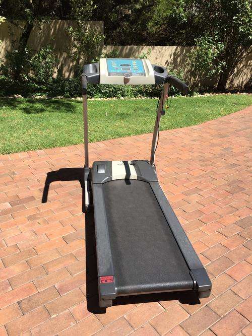 MA300 StrengthMaster Treadmill