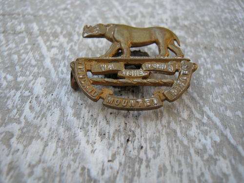 ZULULAND MOUNTED RIFLES LEFT HAND COLLAR BADGE (VERY RARE) LUGS INTACT