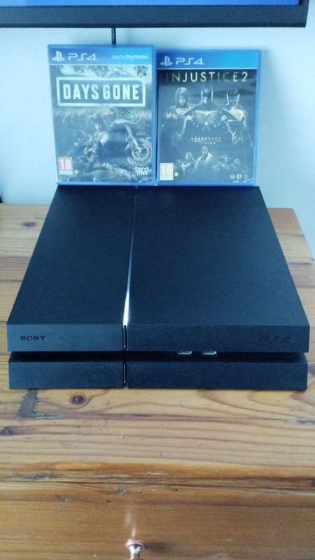 PS4 500GB +1 CONTROLLER + 2GAMES