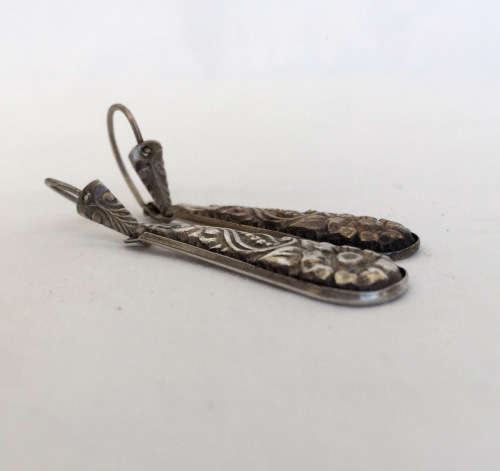 Vintage Floral Embossed Tear-Drop Earrings * Silver 835