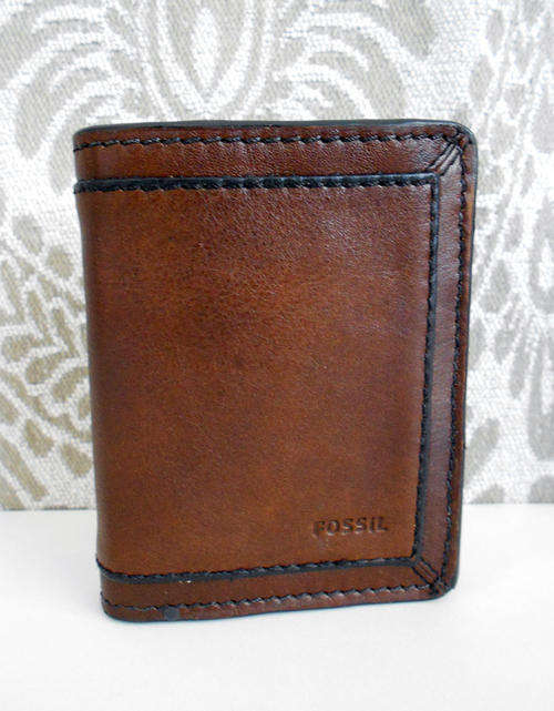 Authentic FOSSIL Mens Darkbrown Grained Leather Wallet* Brand NEW*