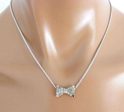 SALE!! Vintage 80's Sparkly Bow-tie necklace*