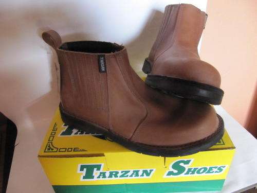 TARZAN J.R. BOOTS - SIZE 9