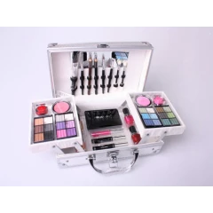 Magic color Make kit with Aluminum Carry Case ,26 pcs Set