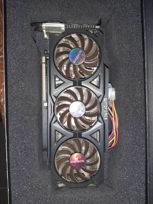 Gigabyte Radeon R9270X graphics card