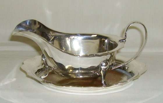 Aumy - Gravy Boat