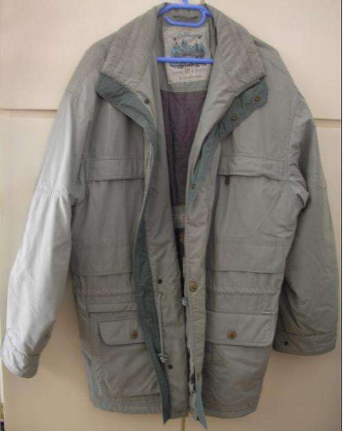******* REAL BARGAIN ****** SAVE NOW!!! MENS PADDED JACKET SIZE 48., FOR THE COLD WINTER COMING!!!!