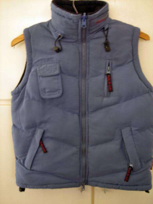 **** KEEP YOUR CHILD WARM! *** BARGAIN!!!!*** CHILDRENS WAISTCOAT 3-4 YRS.