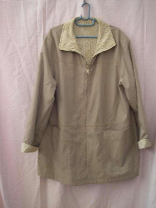 TWO IN ONE!!! LADIES LIGHT REVERSIBLE JACKET, SNAKESKIN COTTON/KHAKI COTTON, SIZE 40.
