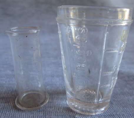 Medical Measures/Laboratory Glass x2 (Small)
