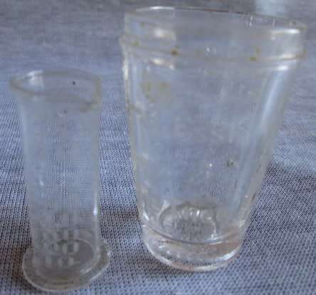 Medical Measures/Laboratory Glass x2 (Small)