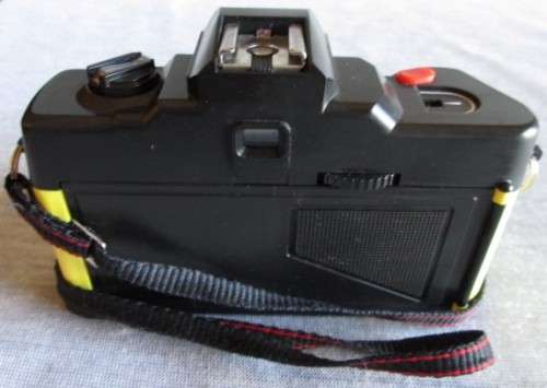Sielams Deluxe-I Cam354 Auto Focus 50mm lens 35mm Camera yellow Vintage (Untested)