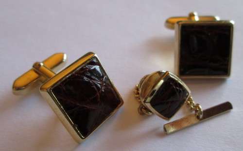 CUFF LINKS WITH MATCHING TIE PIN (SET)