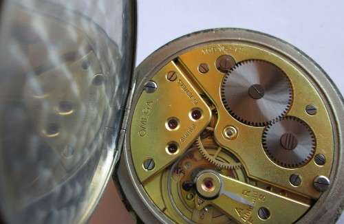 OMEGA NOT MAGNETIC POCKET WATCH SWISS 15 JEWELS NR. 10915375 VINTAGE - WORKING CONDITION