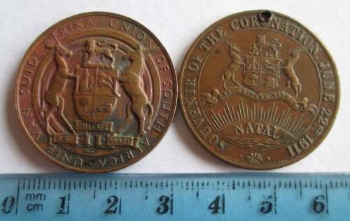 ASSORTED COMMEMORATIVE MEDALS QUEEN MARY AND KING GEORGE (x4 LOT)