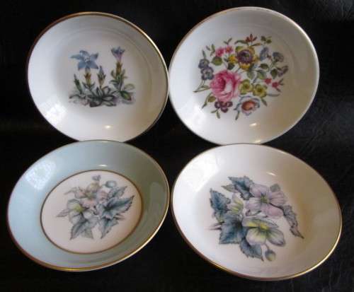 ROYAL WORCESTER DECORATIVE PLATES (LOT)