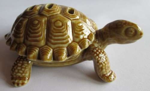 WADE TORTOISE THE TORTOISE FAMILY 1958-1988 FULL BACK (SEE DESCRIPTION)