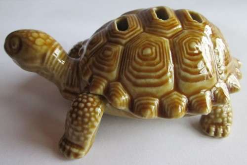WADE TORTOISE THE TORTOISE FAMILY 1958-1988 FULL BACK (SEE DESCRIPTION)