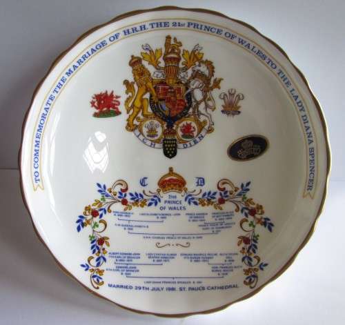 H.R.H PRINCE OF WALES AND LADY DIANA AYNSLEY COMMEMORATIVE BOWL ON FOOT  (SEE DESCRIPTION)