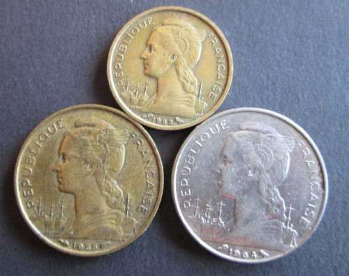 10/20/50 FRANCS REUNION 1955/62/64 (LOT)