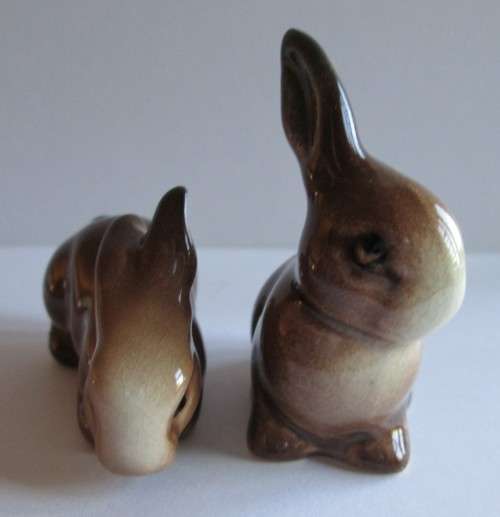 BROWN BUNNY FIGURINES (SEE DESCRIPTION - SET)