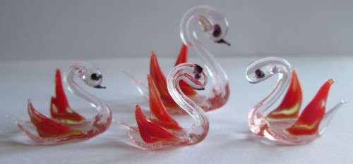 GLASS SWANS DECORATIVE ORNAMENTS (SEE DESCRIPTION)