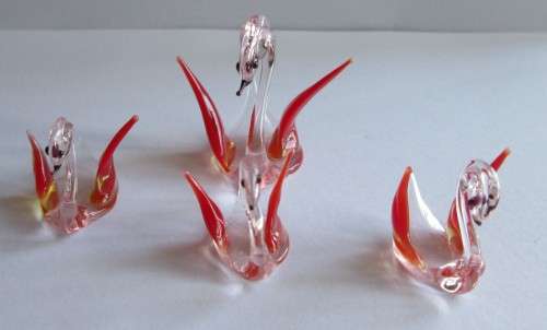 GLASS SWANS DECORATIVE ORNAMENTS (SEE DESCRIPTION)