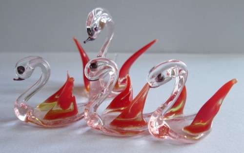 GLASS SWANS DECORATIVE ORNAMENTS (SEE DESCRIPTION)