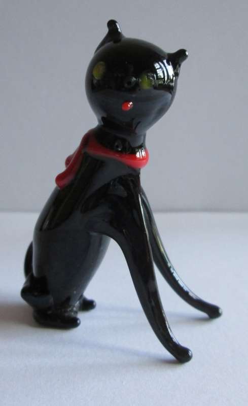 GLASS BLACK CAT FIGURINE (SEE DESCRIPTION)