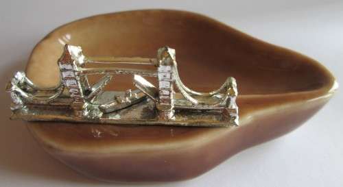 LONDON BRIDGE WADE TRINKET TRAY - NW/5