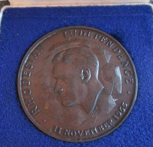 1965 RHODESIA INDEPENDENCE NOVEMBER 11th 1965 MEDALLION