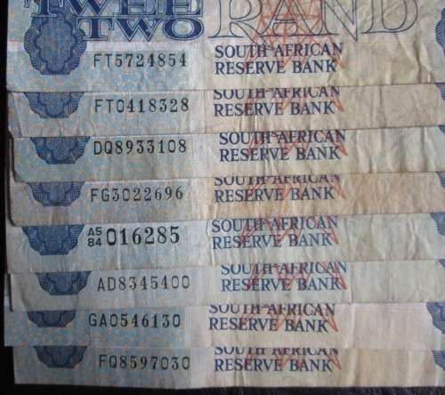 TWO RANDS SOUTH AFRICA NOTES x69 (LOT)