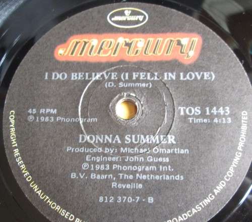 DONNA SUMMER - SHE WORKS HARD FOR THE MONEY 1983 (TOPS 1443) 45 RPM RECORD