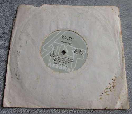 MADNESS - MEMORIES 1981 (STF 34) 45 RPM RECORD