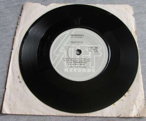 MADNESS - MEMORIES 1981 (STF 34) 45 RPM RECORD